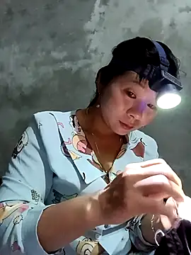 Snapshot of vangkt-cute chatting on March 4, 2026, 6:47 pm vangkt-cute online show from March 4, 2026, 6:47 pm