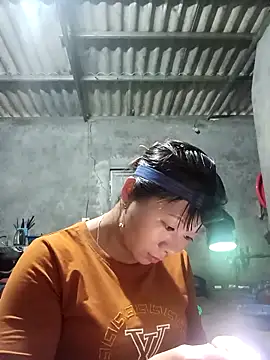 Snapshot of vangkt-cute chatting on March 8, 2026, 2:59 am vangkt-cute online show from March 8, 2026, 2:59 am