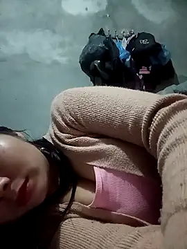 Snapshot of vangkt-cute chatting on March 19, 2026, 8:35 pm vangkt-cute online show from March 19, 2026, 8:35 pm