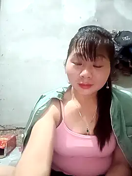 Snapshot of vangkt-cute chatting on April 4, 2026, 6:27 pm vangkt-cute online show from April 4, 2026, 6:27 pm