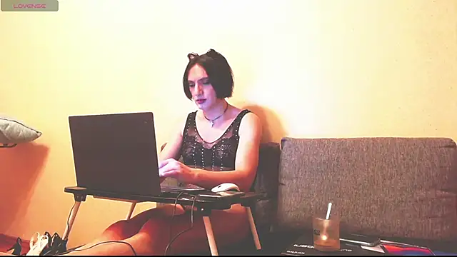 IrenModelTrans online show from November 27, 2025, 5:15 pm