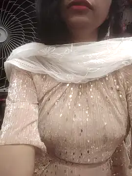 riyahot011 online show from November 10, 2025, 11:09 am