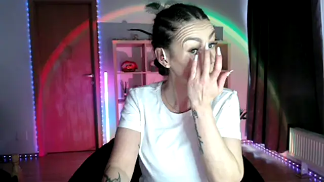 MissyDior8 online show from December 3, 2025, 7:16 am