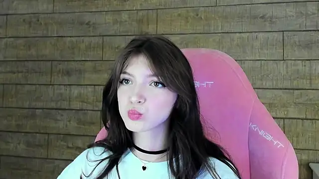 Snapshot of SophiaProve chatting on April 23, 2026, 4:31 pm SophiaProve online show from April 23, 2026, 4:31 pm