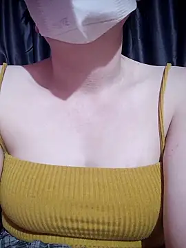 Snapshot of MiHeni chatting on December 17, 2025, 7:47 am MiHeni online show from December 17, 2025, 7:47 am