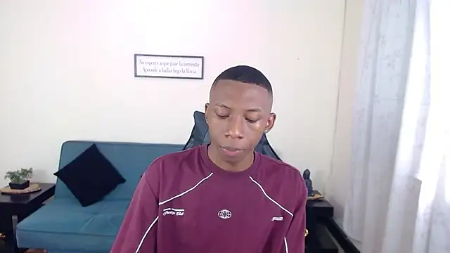 Miilo18 online show from December 17, 2025, 8:59 pm