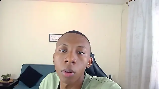 Miilo18 online show from December 18, 2025, 9:21 pm