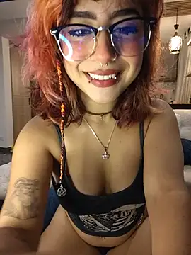 Snapshot of Sarah_Lark- chatting on June 10, 2026, 12:11 am Sarah Lark- online show from June 10, 2026, 12:11 am