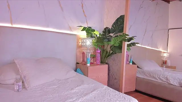 april grey11 online show from December 19, 2025, 6:37 pm