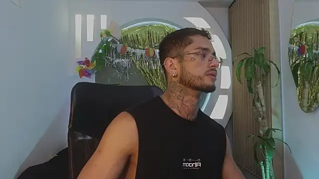 Snapshot of Alanrodgers chatting on April 5, 2026, 10:45 am Alanrodgers online show from April 5, 2026, 10:45 am