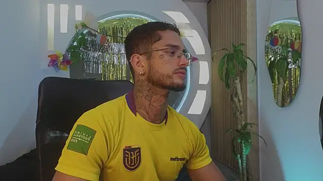 Snapshot of Alanrodgers chatting on April 7, 2026, 12:49 pm Alanrodgers online show from April 7, 2026, 12:49 pm