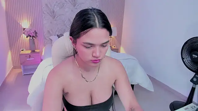 Kim stonee online show from December 18, 2025, 7:42 pm