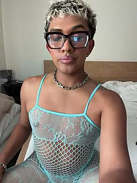 Ashleythelatina online show from July 6, 2026, 6:43 pm