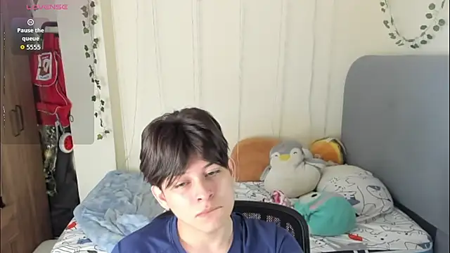 Felix kitty online show from February 15, 2026, 7:10 pm