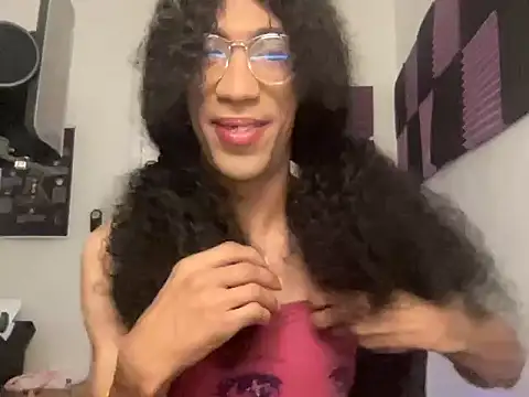 Snapshot of Tehani_Bentley chatting on November 16, 2025, 8:36 pm Tehani Bentley online show from November 16, 2025, 8:36 pm