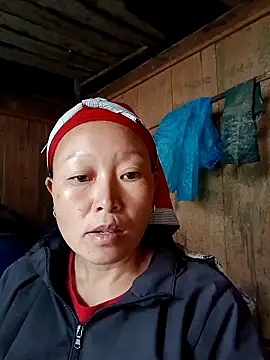 girl-hot2x online show from December 14, 2025, 1:33 am