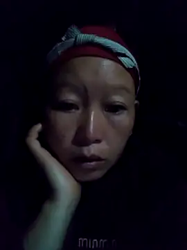 girl-hot2x online show from December 20, 2025, 10:28 pm