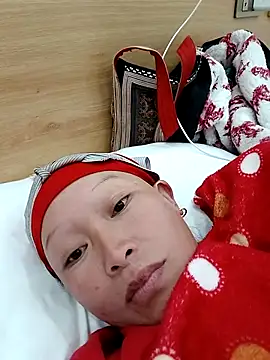 girl-hot2x online show from January 13, 2026, 2:22 pm