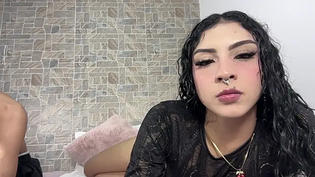 MrandMrsRivas online show from November 20, 2025, 11:04 pm