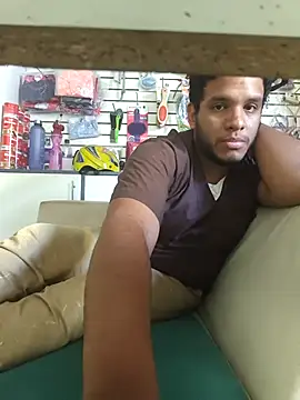 josecamsex27 online show from April 16, 2026, 9:15 pm