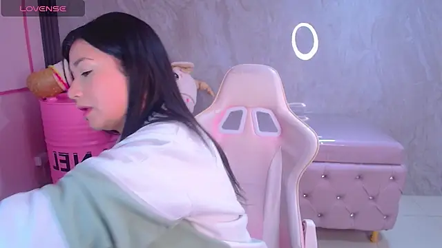 Violetta jhonson a online show from December 23, 2025, 3:48 am