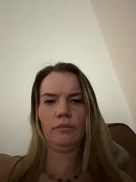 Cutebrowneyes  online show from January 14, 2026, 12:49 am