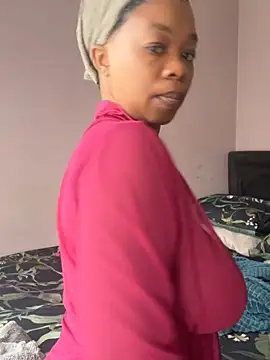 Snapshot of PeachesMichelle chatting on March 16, 2026, 11:47 am PeachesMichelle online show from March 16, 2026, 11:47 am