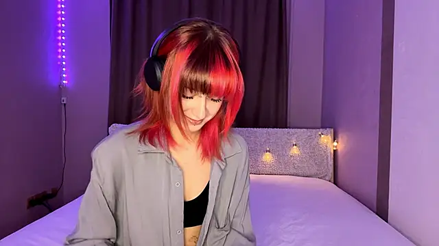 EmilySkyline online show from January 8, 2026, 1:13 pm