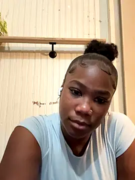 Issa smooch online show from November 12, 2025, 3:23 pm