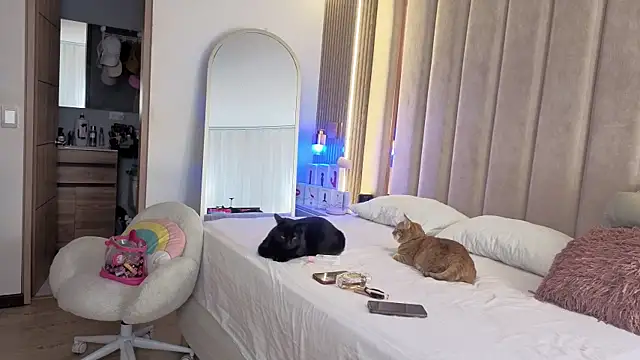 Snapshot of Iamnyxy chatting on December 1, 2025, 11:04 am Iamnyxy online show from December 1, 2025, 11:04 am