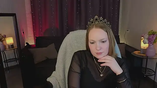 Elizabeth Walson online show from November 18, 2025, 12:42 pm