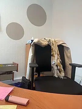 Snapshot of Deessenympho chatting on March 9, 2026, 10:19 am Deessenympho online show from March 9, 2026, 10:19 am