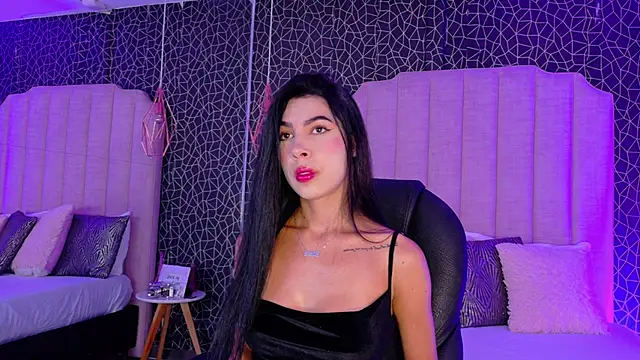 Snapshot of IrisDeLaVega_ chatting on May 7, 2026, 1:49 pm IrisDeLaVega online show from May 7, 2026, 1:49 pm