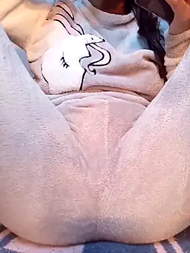 sexyboomba online show from December 17, 2025, 1:06 pm