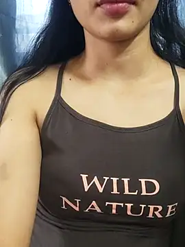 Snapshot of Desire_Lu chatting on November 13, 2025, 10:47 am Desire Lu online show from November 13, 2025, 10:47 am