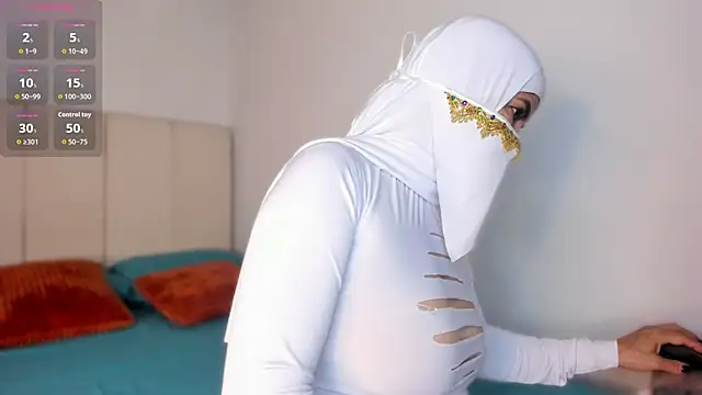 Hannaa Dolly online show from November 13, 2025, 3:05 am