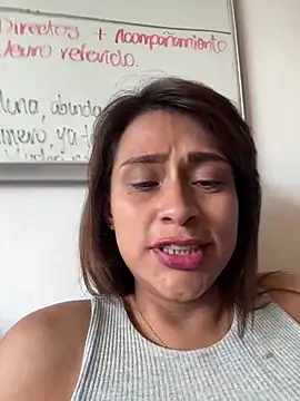 valeria absurdah online show from December 17, 2025, 8:26 pm