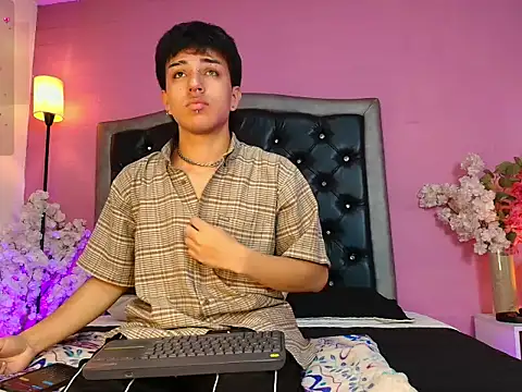 Snapshot of Davel_Svetla chatting on November 15, 2025, 1:18 pm Davel Svetla online show from November 15, 2025, 1:18 pm