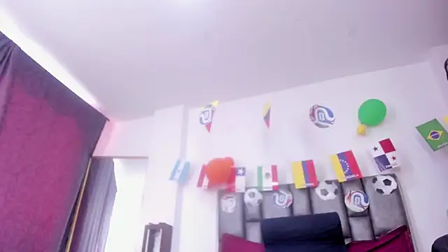 sarahhernandez online show from July 4, 2026, 3:07 pm