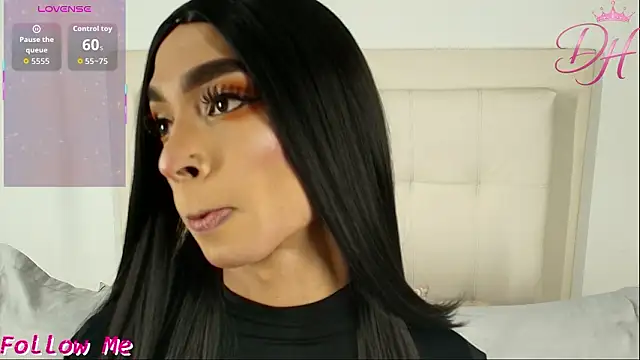 Daphne Hills online show from March 26, 2026, 3:12 am