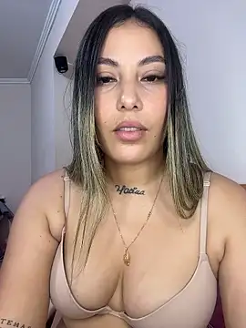 Snapshot of Anna_Bitch_Disgusting chatting on January 14, 2026, 3:45 am Anna Bitch Disgusting online show from January 14, 2026, 3:45 am