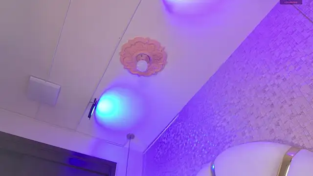 Caroline palmerr online show from November 19, 2025, 3:17 am