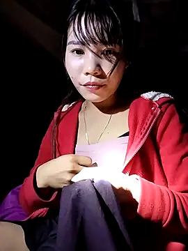 gugu0022 online show from November 22, 2025, 2:27 pm