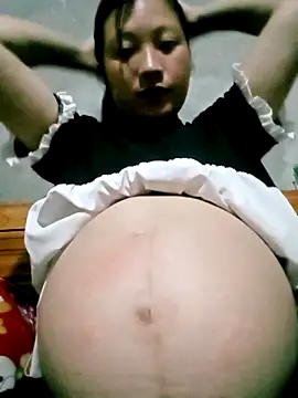 Snapshot of Micky_baby chatting on May 8, 2026, 3:06 pm Micky baby online show from May 8, 2026, 3:06 pm