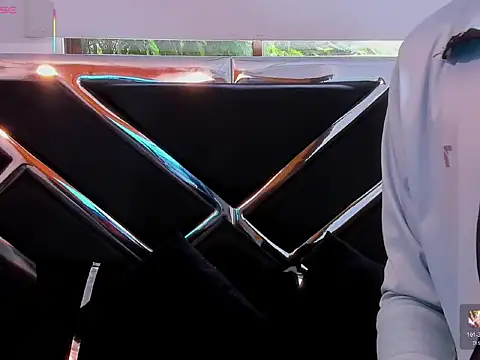 JacobRusso online show from December 19, 2025, 6:37 pm