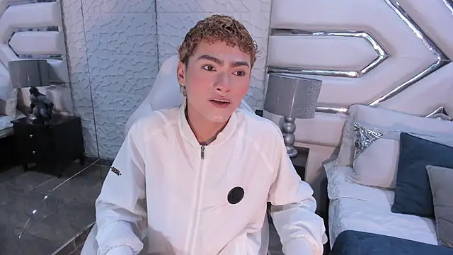 JacobRusso online show from January 18, 2026, 1:09 am