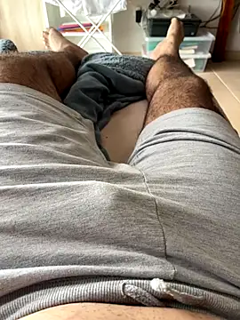 Snapshot of Yannick04 chatting on November 20, 2025, 1:33 pm Yannick04 online show from November 20, 2025, 1:33 pm