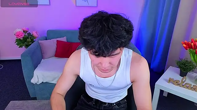 DenisHunter online show from November 16, 2025, 2:33 pm