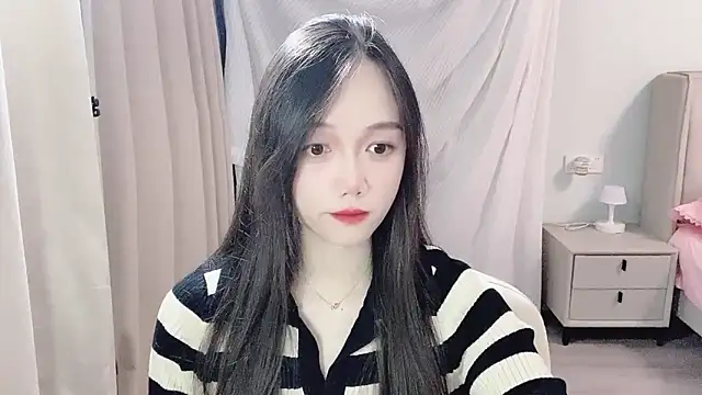 BoiI2u online show from November 13, 2025, 4:06 pm