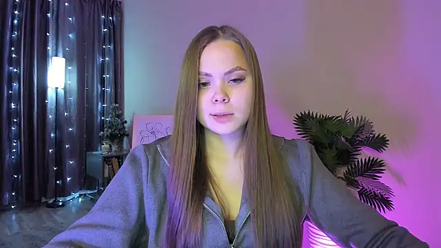 Snapshot of Kira_love_81 chatting on February 14, 2026, 7:32 pm Kira love 81 online show from February 14, 2026, 7:32 pm